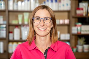 Mitarbeiterin Kreuz-Apotheke